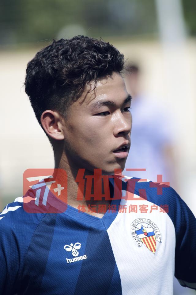 何小珂现效力于萨达瓦尔U19A队.jpg
